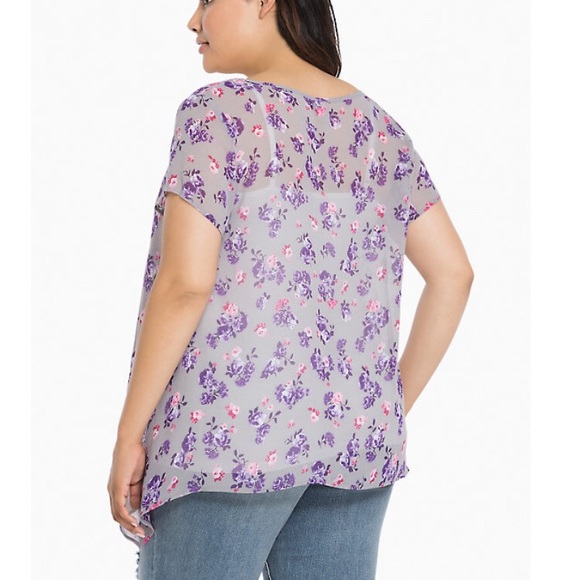 Torrid Plus Size Floral Chiffon Sharkbite Top - Picture 2 of 6
